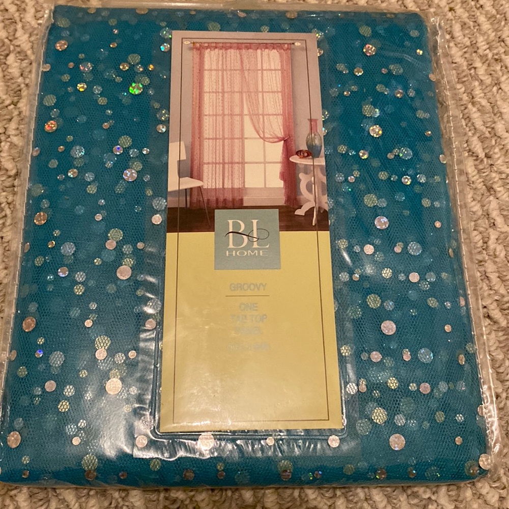 New BL home  groovy one tan top panel 50x84 blue w sparkles